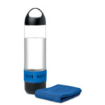 500 ml Tritan-Flasche mit integriertem kabellosen Lautsprecher. Enthält ein Handtuch aus 55 % Polyester (30 x 80 cm). Wiederaufladbarer 300-mAh-Li-on-Akku im Lieferumfang enthalten. Inklusive Micro-USB-Kabel. Ausgangsdaten: 3W.-Königsblau-8719941003965-1
