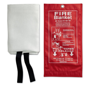 präsentiert in einer PVC-Hülle. Deckengröße: 95 x 100 cm.-Rot-8719941021976