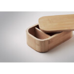 Lunchbox aus Bambus mit herausnehmbarer Trennwand und elastischem Nylonband. Darf nur Trockenfutter enthalten. Fassungsvermögen: 1 Liter.-Holz-8719941055186-6