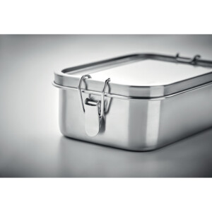 Lunchbox aus Edelstahl mit stabilen seitlichen Schnallen für perfekten Verschluss. Fassungsvermögen 750ml.-Silber matt-8719941049451-6