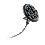 Kabelloses Ladegerät mit Stützring. Es verfügt über Saugnäpfe auf der Rückseite zum bequemen Aufladen bei Verwendung des Mobiltelefons.Ausgang: DC5V/2A (10W) für schnelles Aufladen. Kompatibel mit dem neuesten Android