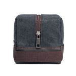 Kosmetiktasche mit Reißverschluss aus hochwertigem 450 g/m² gewaschenem Canvas. Die Auskleidung ist RPET 210D. Seitengriff und Boden aus recyceltem PU.-Schwarz-8719941053816-1