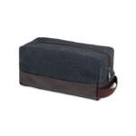 Kosmetiktasche mit Reißverschluss aus hochwertigem 450 g/m² gewaschenem Canvas. Die Auskleidung ist RPET 210D. Seitengriff und Boden aus recyceltem PU.-Schwarz-8719941053816-2