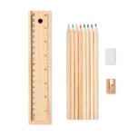 Set mit 12 Stiften (2 Holzstifte / 6 Buntstifte / 1 Anspitzer