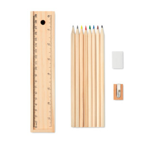Set mit 12 Stiften (2 Holzstifte / 6 Buntstifte / 1 Anspitzer