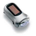 Zweifach betriebene Taschenlampe: Solar und Dynamo. ABS-Körper aus silberfarbenem Satin.-Silber matt-8719941008687-1