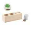 Tischstation aus Holz mit Stift- und Telefonhalter und einem Becher mit Kleesamen und Substrat.-Holz-8719941055636