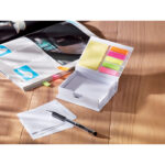 Bloc pratique comprenant des étiquettes adhésives couleur fluo