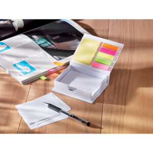 Bloc pratique comprenant des étiquettes adhésives couleur fluo