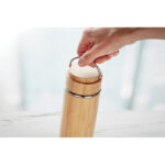 Gourde à  vide isolante à  double paroi en acier inoxydable/bambou avecinfuseur de thé supplémentaire à  l'intérieur. Contenance : 400 ml. Sansfuite.-Bois-8719941053502-4