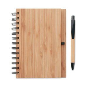 Carnet à  spirale couverture en bambou avec 70 pages en papier recyclé. Comprend un stylo à  bille en bambou assorti avec des embouts en ABS et un clip.-Bois-8719941001787-1