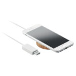 Chargeur sans fil magnétique en bambou. Sortie : DC 9V/1.1A (10W) pour une charge rapide. Compatible avec l'iPhone® 12 et plus récent. Comprend un anneau métallique magnétique supplémentaire pour prendre en charge la charge d'autres téléphones non magnétiques rechargeables sans fil.-Bois-8719941053670-3