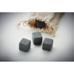 Ensemble de 4 cubes en pierre réutilisables présenté dans une pochette en coton avec cordon