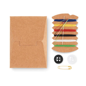 Kit de couture de voyage présenté dans un étui en papier kraft.-Beige-8719941056749-3