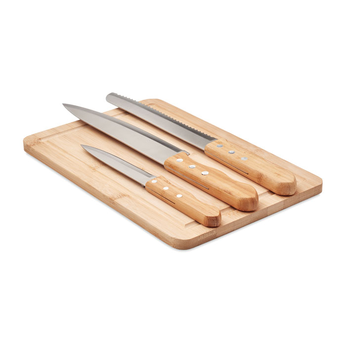 Set  comprenant 1 planche à  découper en bambou avec 3 couteaux en acier inoxydable avec manches en bambou : chef