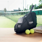 Sac de transport pour raquette de padel en RPET 600D rembourré.  Comprend une bandoulière réglable. Poche frontale supplémentaire à  fermeture éclair.-Noir-8719941057654-5