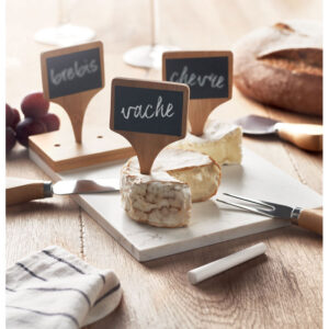 Planche de service à  fromage en marbre avec 3 couteaux à  fromage en bambou et acier inoxydable et 3 marqueurs d'apéritif et 1 craie. Présentés dans une boîte cadeau.-Bois-8719941054004-4