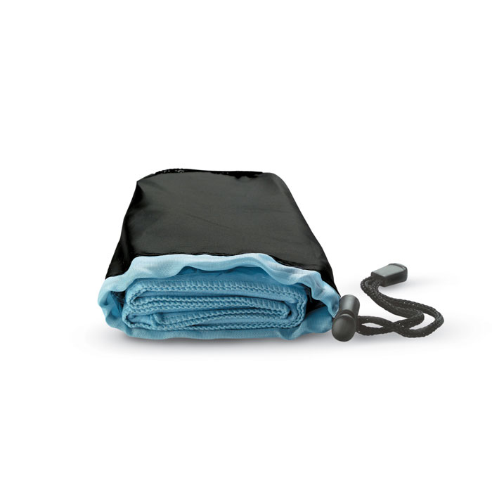 Serviette de sport 70% polyester et 30% polyamide dans sac nylon avec fermeture réglable.-Bleu-8719941016552