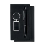 Set cadeaux attractif dans boîte en carton noire incluant un stylo bille twist plastique/métal et un porte-clés assorti avec plaque pour logo. Encre bleue.-Noir-8719941008748-1