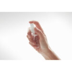 Spray nettoyant pour les mains en flacon PET rechargeable. Contenance 30ml. Formulation à  70% d'alcool. Fabriqué en UE. Ce produit est classé dans la catégorie cosmétique.-Transparent-8719941051935-4