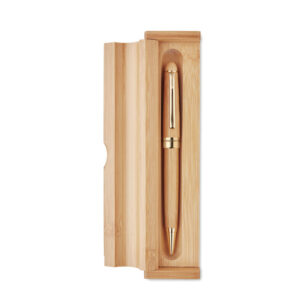 Coffret cadeau avec stylo à  bille torsadée dans une boîte en bambou. Encre bleue. Le bambou est un produit naturel